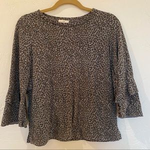 Anthropologie Women’s Animal Print Ruffle Top | Grey | Size XS |